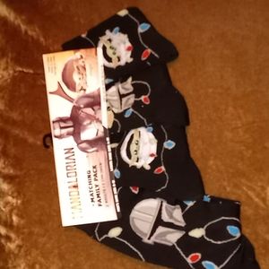 DISNEY'S THE MANDALORIAN 4 PAIR MATCHING FAMILY SOCKS SET